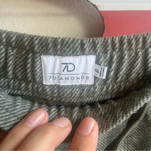 7 Diamonds Generation Sweatpants - Picture 2 of 3